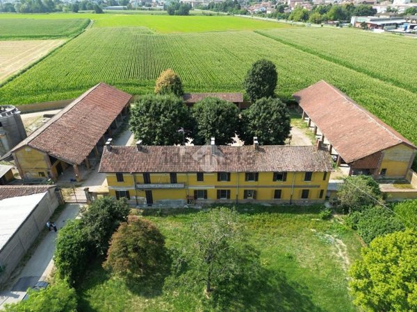 casale in vendita a Siziano in zona Campomorto
