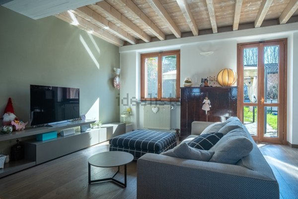 casa indipendente in vendita a Siziano in zona Campomorto