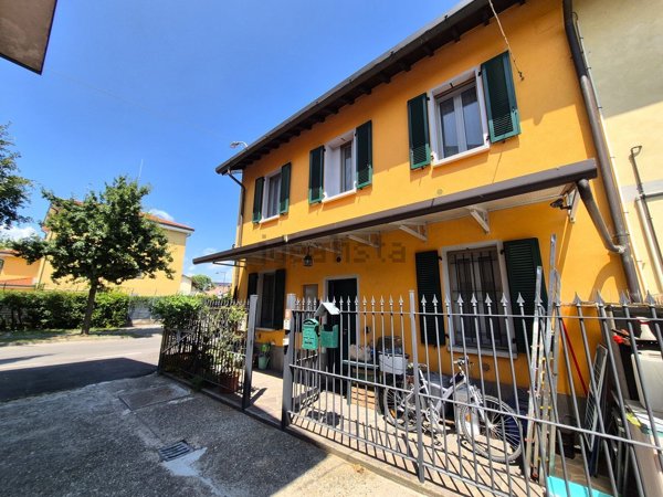 casa indipendente in vendita a Siziano in zona Campomorto
