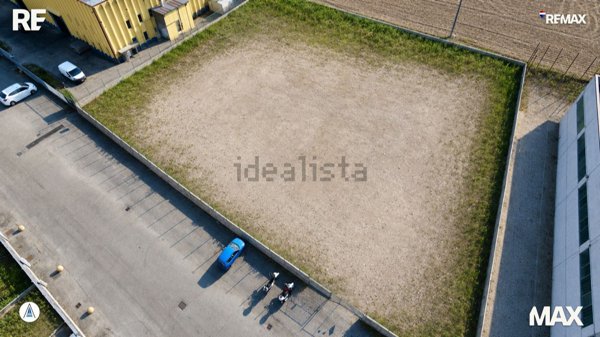 terreno in vendita a Siziano in zona Campomorto