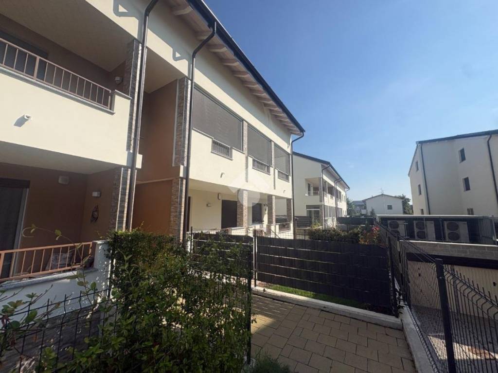 appartamento in vendita a Siziano in zona Campomorto