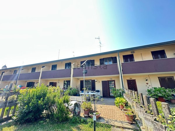 casa indipendente in vendita a Siziano in zona Campomorto
