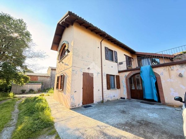 casa indipendente in vendita a Sommo