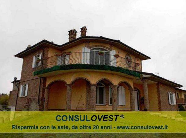 casa indipendente in vendita a Sommo
