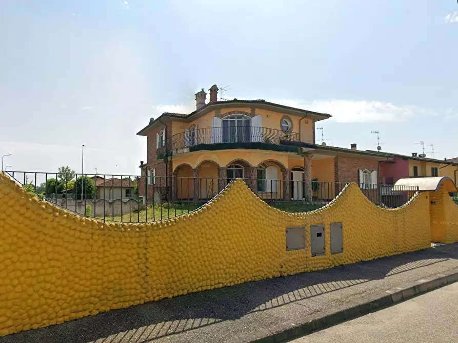 casa indipendente in vendita a Sommo