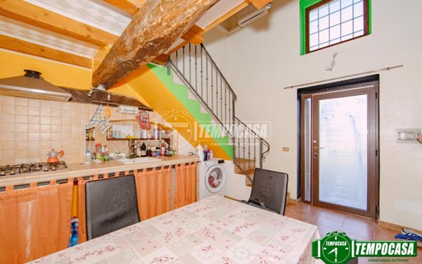 casa indipendente in vendita a Sommo