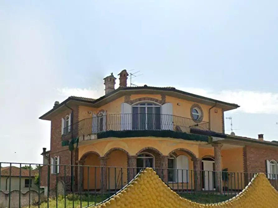 casa indipendente in vendita a Sommo