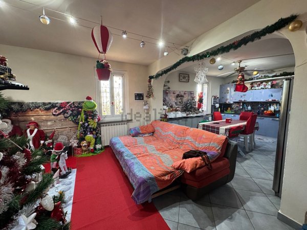 casa indipendente in vendita a Sommo