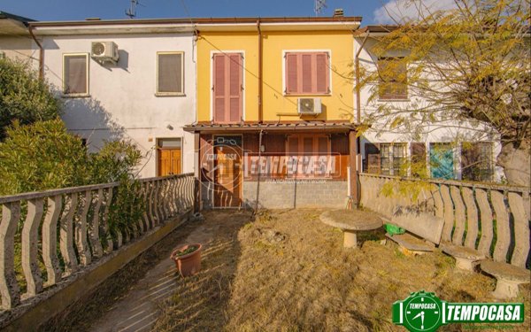 casa indipendente in vendita a Sommo