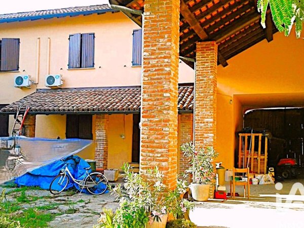 casa indipendente in vendita a Sommo