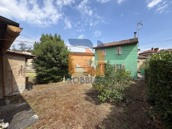 casa indipendente in vendita a Sommo