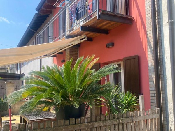 casa indipendente in vendita a Spessa