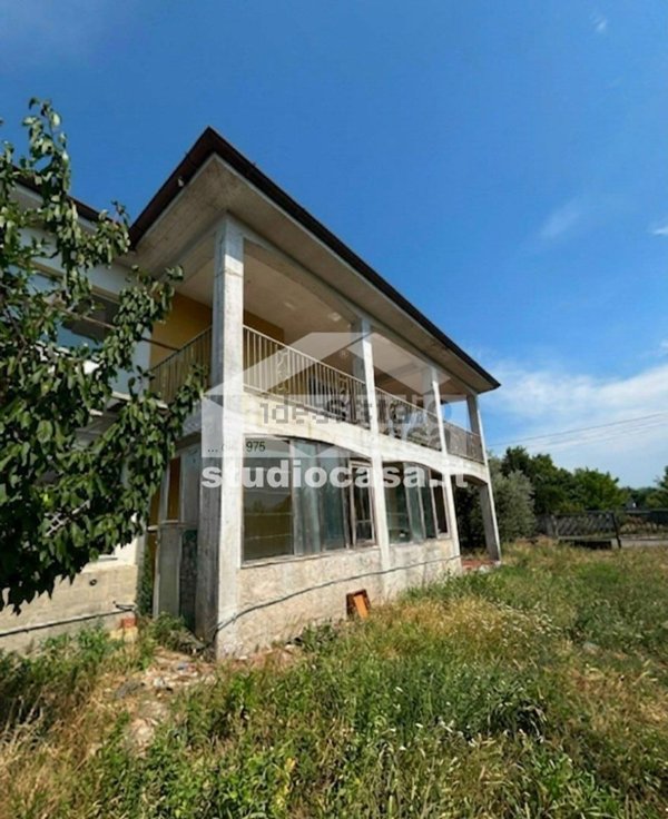 casa indipendente in vendita a Spessa