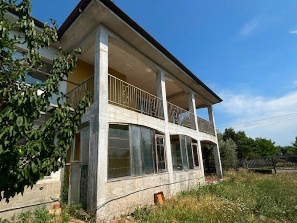 casa indipendente in vendita a Spessa in zona Sostegno