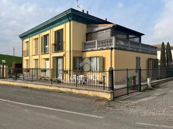 appartamento in vendita a Stradella in zona Casamassimini