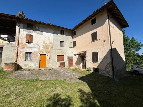 casa indipendente in vendita a Stradella