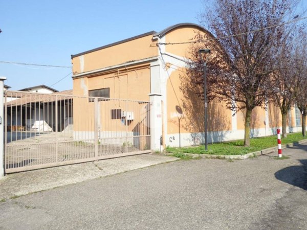intera palazzina in vendita a Stradella