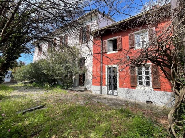 casa indipendente in vendita a Stradella in zona Torre Sacchetti
