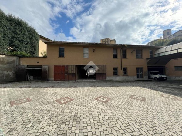 locale di sgombero in vendita a Stradella