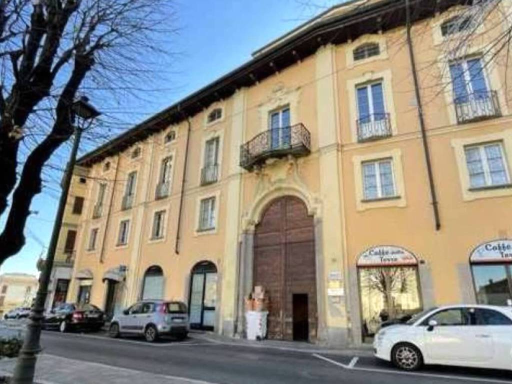 intera palazzina in vendita a Stradella
