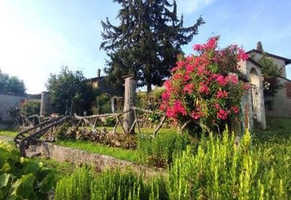 casa indipendente in vendita a Stradella
