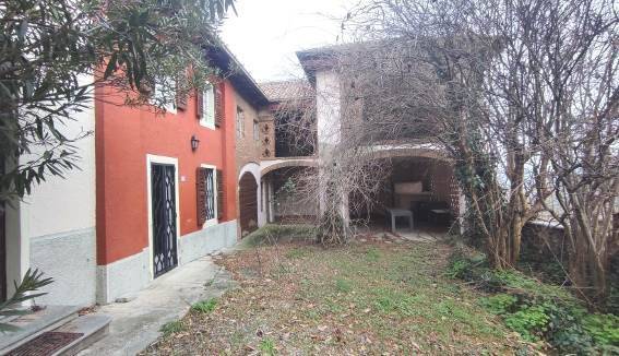 casa indipendente in vendita a Stradella
