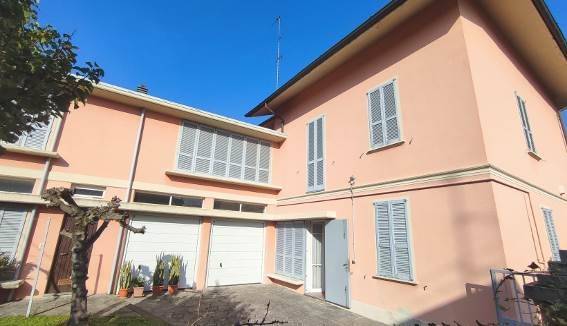 casa indipendente in vendita a Stradella