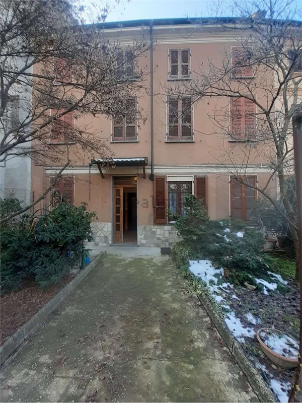 casa indipendente in vendita a Stradella