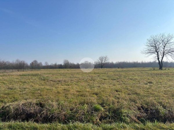 terreno edificabile in vendita a Stradella