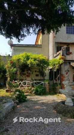 casa indipendente in vendita a Stradella in zona Casa Agati