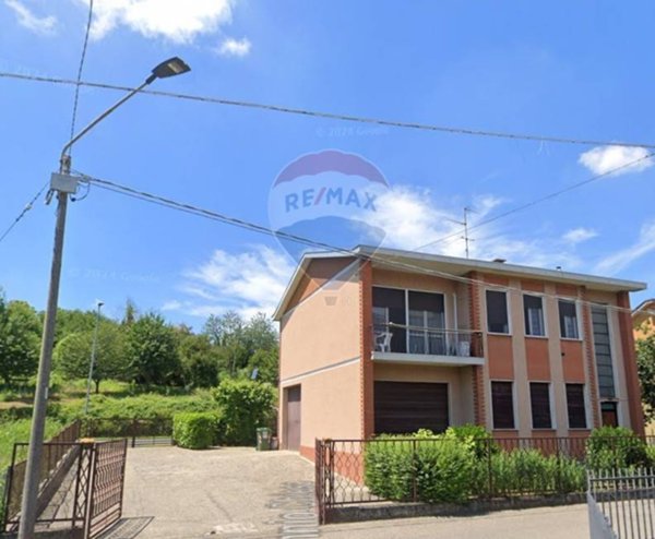 casa indipendente in vendita a Stradella