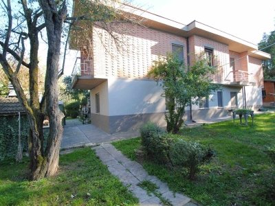 casa indipendente in vendita a Stradella in zona Casamassimini