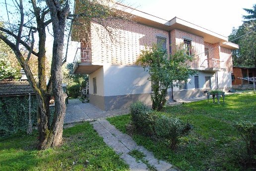casa indipendente in vendita a Stradella in zona Casamassimini