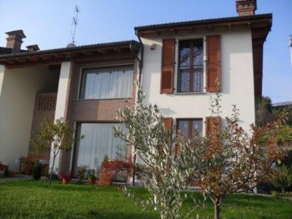 casa indipendente in vendita a Stradella
