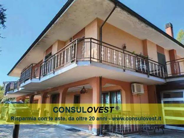 casa indipendente in vendita a Stradella