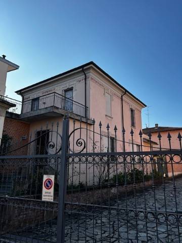 casa indipendente in vendita a Stradella