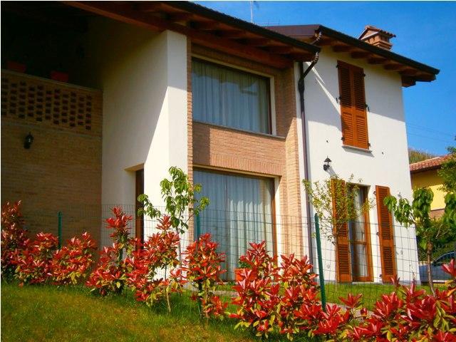 casa indipendente in vendita a Stradella