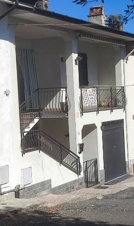 casa indipendente in vendita a Stradella