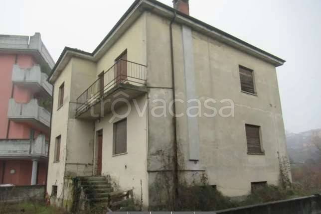 casa indipendente in vendita a Stradella