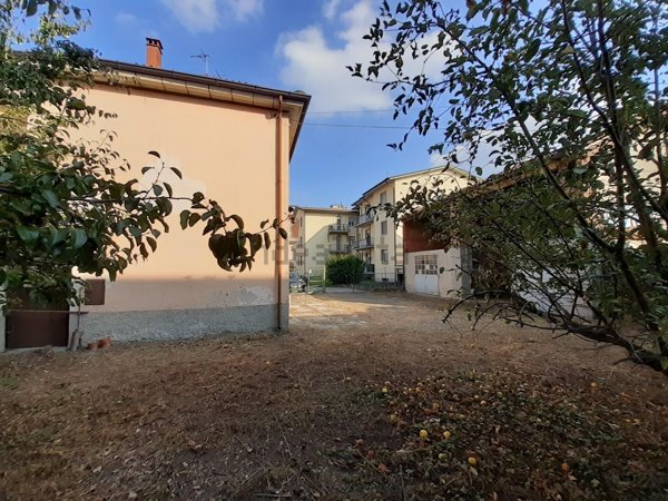 casa indipendente in vendita a Stradella