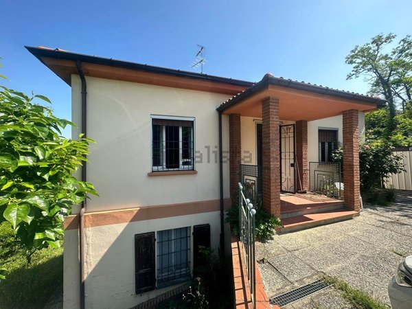 casa indipendente in vendita a Stradella