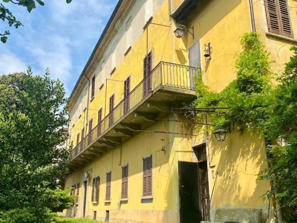 casa indipendente in vendita a Stradella
