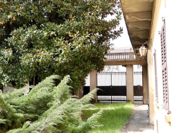 casa indipendente in vendita a Stradella