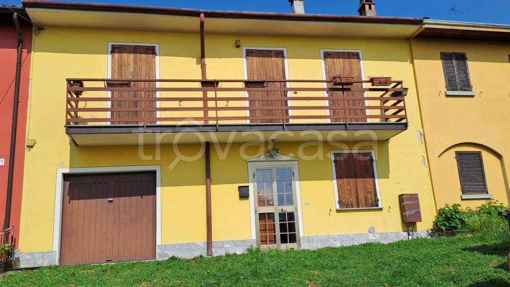 casa indipendente in vendita a Stradella