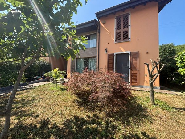 casa indipendente in vendita a Stradella
