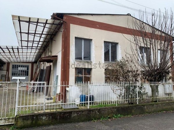 capannone in vendita a Stradella