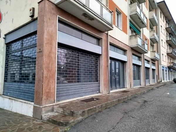 negozio in vendita a Stradella