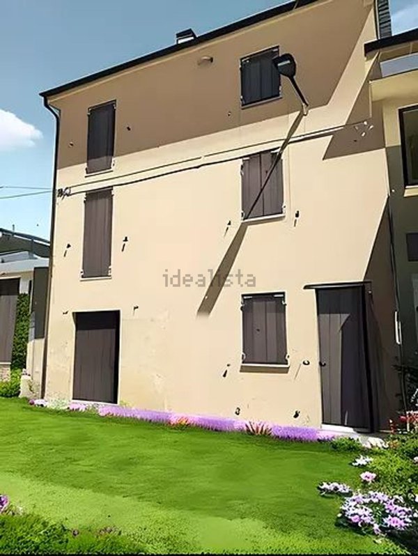 casa indipendente in vendita a Stradella