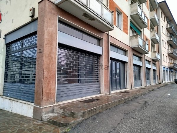 locale commerciale in vendita a Stradella