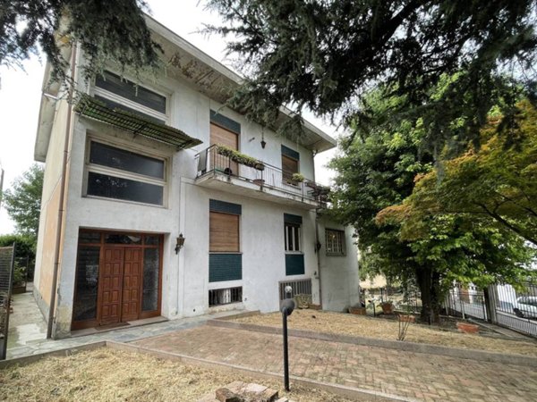 casa indipendente in vendita a Stradella